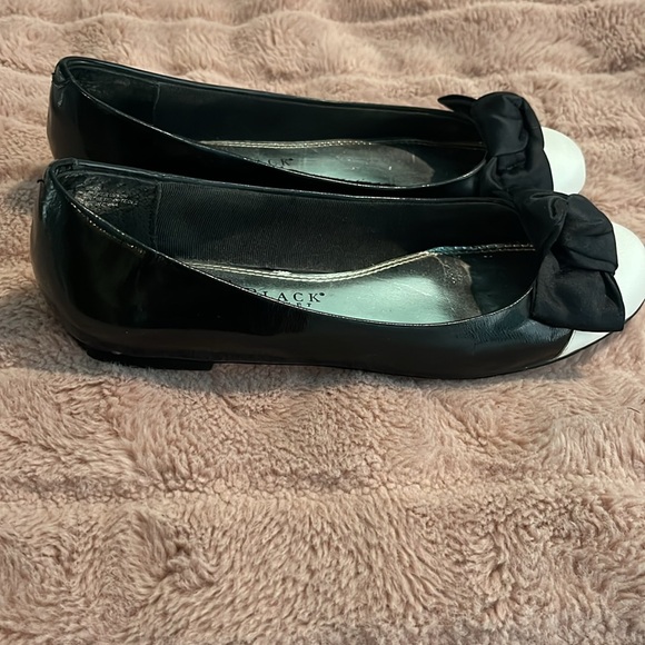 WHBM women’s black/white shoes - Picture 4 of 6